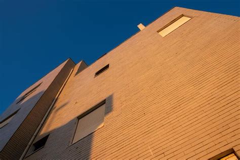 Building Interior Side View 的图像结果