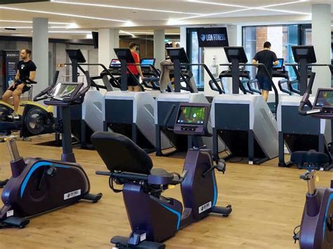 Sport Equipment in Gym 的图像结果