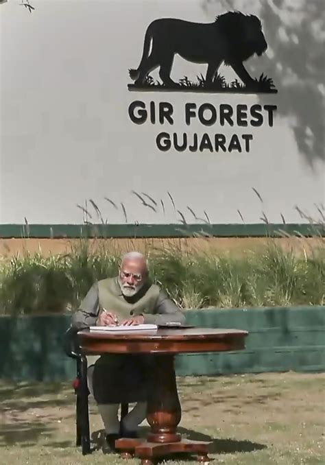 PM Modi chairs National Wildlife Board meet in Gujarat, announces lion ...