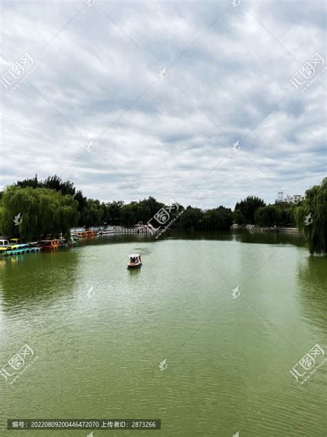 假日里公园划船高清图片下载_红动中国