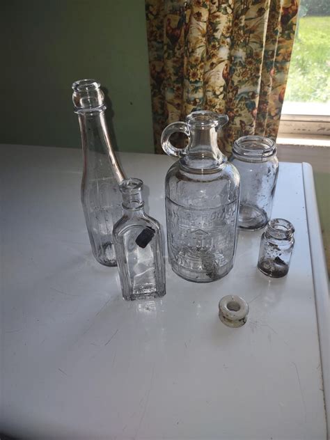 Found today: White House Vinegar ( Patented March 6 1909-- one pressure crack), unbranded ...