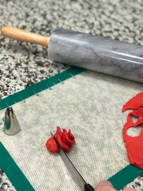 Fondant Rose Instructions 的图像结果