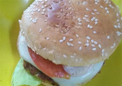 Healthy cheesy burger with soya pattice Recipe by Richa Sarin - Cookpad
