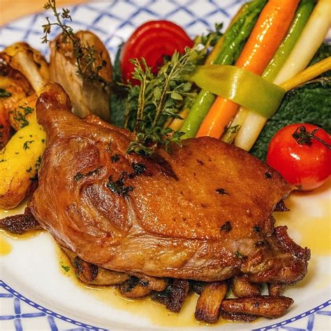 Duck Confit Recipe (Authentic French Method) — Slow-Cooked Duck Legs ...