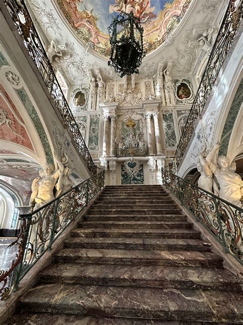 Building Interior 的图像结果