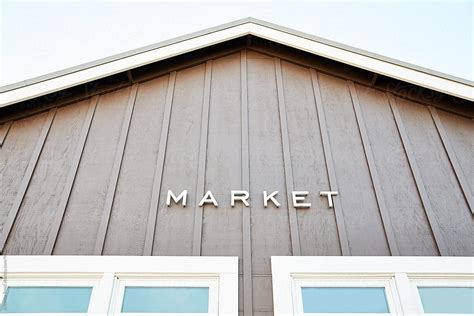 Shop Local Market Event Sign 的图像结果