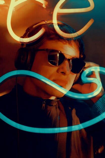 Techno Profile Pic 的图像结果