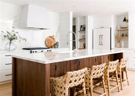 Modern White Kitchen Design