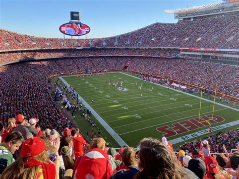 Kansas legislative leaders draw up play to lure Kansas City Chiefs away ...