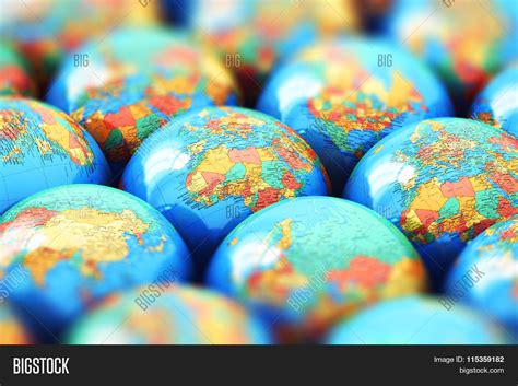 Small Earth 的图像结果