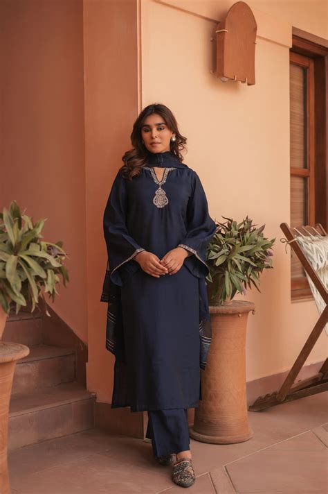 Buy Majestic Grace Silk Kurta Set With Dupatta
