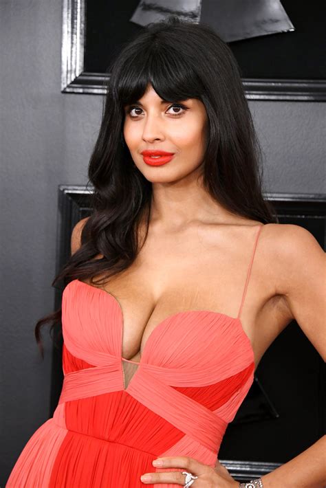 Jameela Jamil Shows ‘Boob Stretch Marks’ Amid Kardashian Feud | Us Weekly