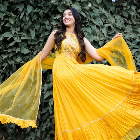 Krithi Shetty : కృతి శెట్టి దూకుడు మాములుగా లేదుగా.. తమిళంతో పాటు ...