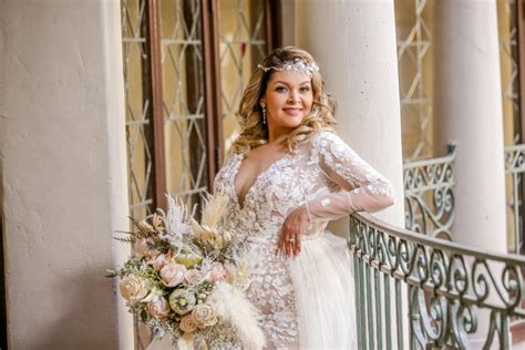 Image result for Plus Size Bride Poses