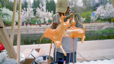 Experiencing sugar figurine art at Crabapple Blossoms Brook - CGTN