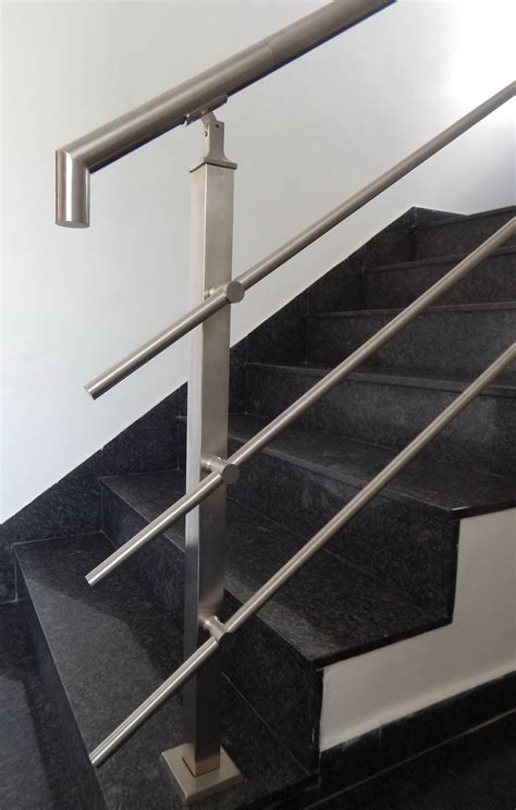 Top mounted Square Balustrade with Horizontal Railing system | homify