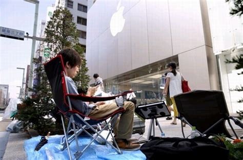 日本苹果“死忠”请假10天排队买新iPhone(图)-最新新闻