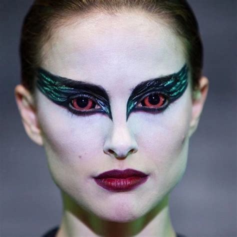 Pin by 🦑🧜🏻‍♀️🐚🪸 on Films | Books | Black swan makeup, Black swan, Swan ...