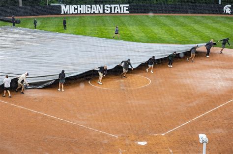 No reign delay for USA in softball semifinal win over Michigan Lutheran ...
