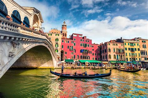 Venice in spring - Travellizy