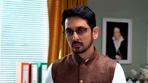 Watch Megh Enters Somoresh's Room with INR 10,000 | Icche Putul Icche ...