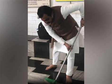 Madhya Pradesh: Cleanliness drive organised in Gwalior ahead of Ram ...