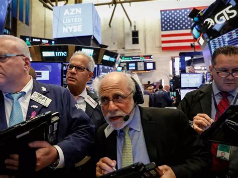Stocks fall as Trump's legal troubles, trade war put markets on edge ...