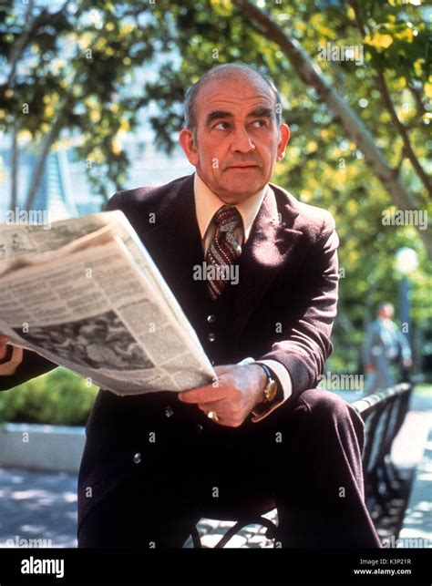 LOU GRANT [US TV SERIES 1977 - 1982] ED ASNER as Lou Grant Date: 1982 ...