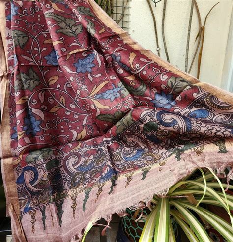 pen kalamkari dupatta silk dupatta tussar Red dupatta Mehndi look ...
