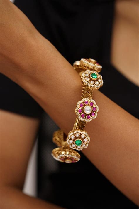 Fulvanti Gold Openable Bangles | Sone Pe Suhaga Collection – Attrangi