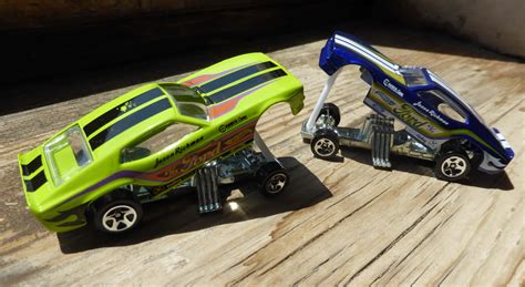 Download Funny Fight Of Cars Picture | Wallpapers.com