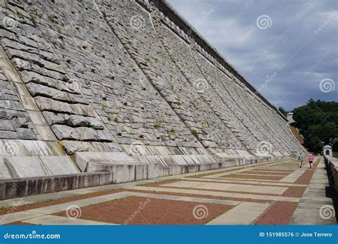 Kensico Dam Plaza and Reservoir B 74 Editorial Photo - Image of ...
