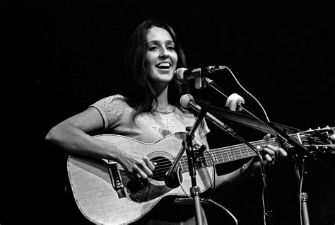 17 Must-Listen Female Folk Singers from the 70s - GigWise