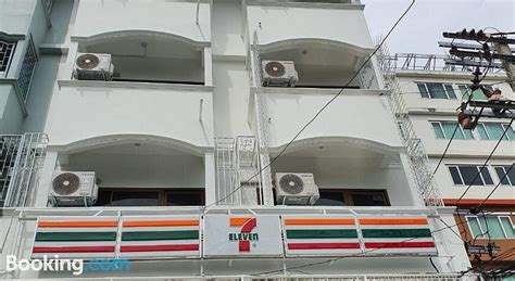 AT SUBWAY MRT LARDPROW (Bangkok) - Hostel Reviews & Photos - Tripadvisor