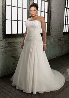 Cheap Plus Size Wedding Gowns by Plus Size Clothes Shopping For A Wedding Is The Cheap Plus Size Wedding Gowns