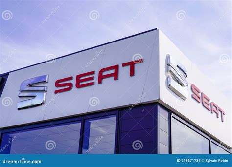 Seat Logo Sign and Brand Text on Store Dealership Shop Spanish ...