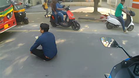 Thane News: Man Sits In Front Of Bus At Ghodbunder Road After BEST ...