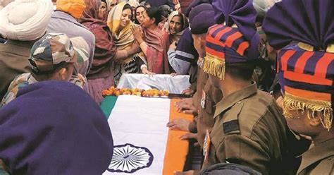 Soldier Martyed In Pakistan Firing Cremated With Full State Honour In ...