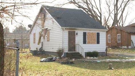 'Suspicious in nature:' Man in custody in connection with 2 house fires ...