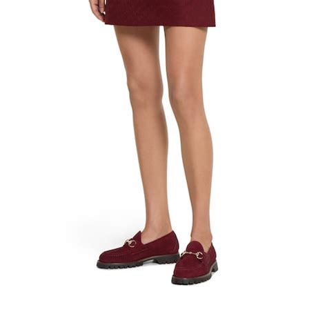 Mocassino donna con Morsetto in pelle scamosciata Rosso Ancora | GUCCI® IT