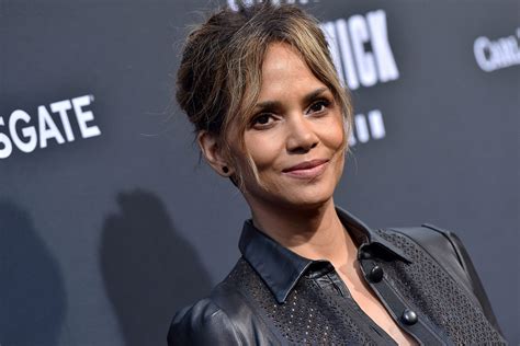 Halle Berry - Biography, Height & Life Story | Super Stars Bio