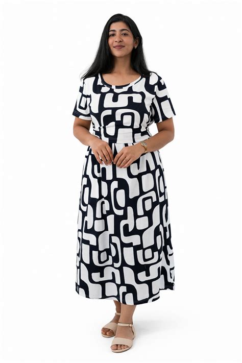Graphic Flow Zipless Feeding Gown – Putchi