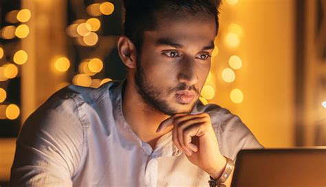 8 Good and Bad Side To Know About Online Dating - lifeberrys.com