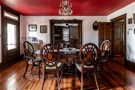 7 spooky homes on Airbnb that are perfect for the thrill-seeking ...