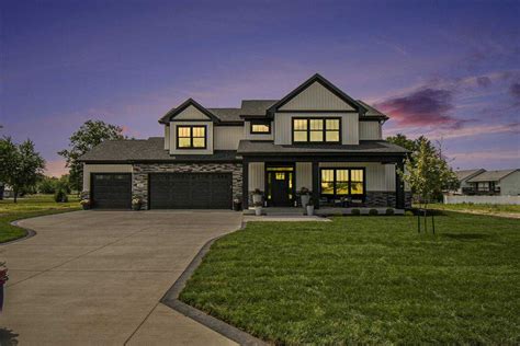 Realty - Hahn Realty and Auction