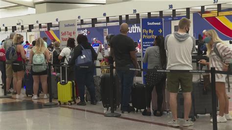 Hartsfield-Jackson officials officials warn travelers of long security ...