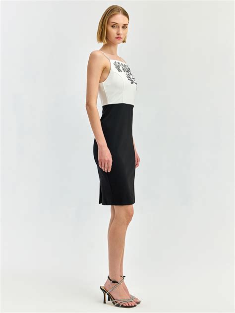 Black Solid Embroidered Bodycon Dress