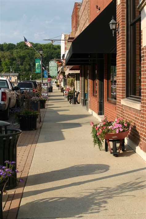 Downtown Utica, Illinois - Grizzly Jack's Grand Bear Resort is across ...
