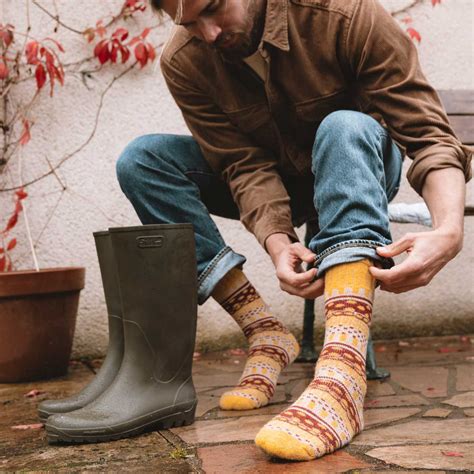 Socks Falling 的图像结果