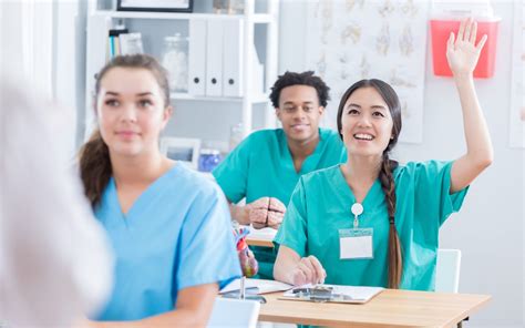 Working in Healthcare: How Much Education Do I Need? | TeenLife